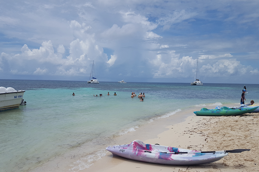 Ranguana Caye Complimentary Kayaks