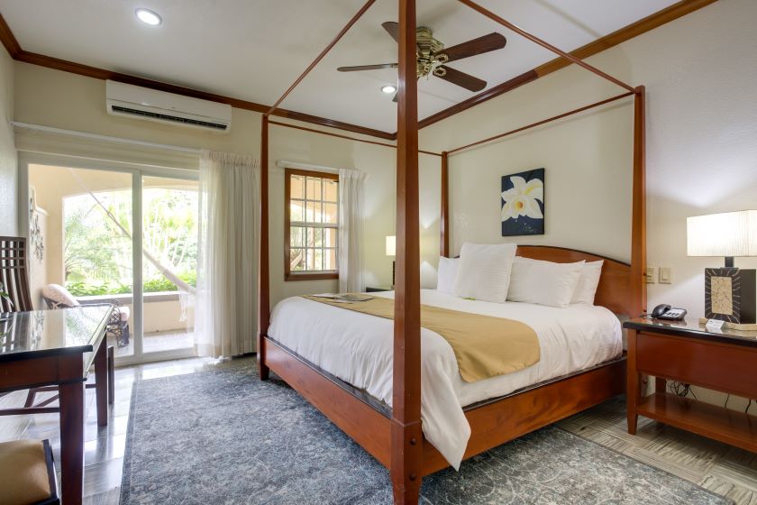 Balcony Room