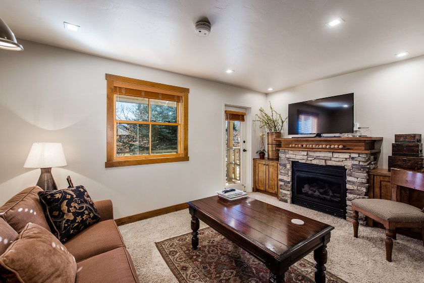 Jupiter Inn by Identity Properties