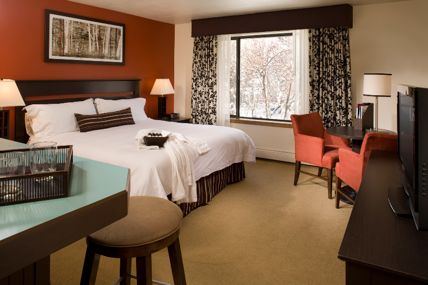 Deluxe King at Hotel Aspen