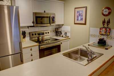 Fully equipped kitchen with new appliances
