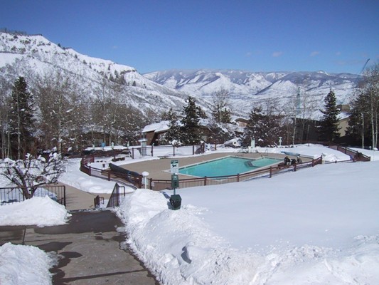 Pokolodi Pool Winter North