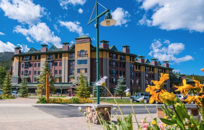 The Vintage Hotel Exterior Summer