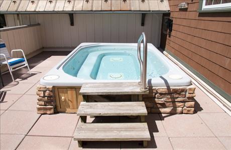 Highland House Lobby