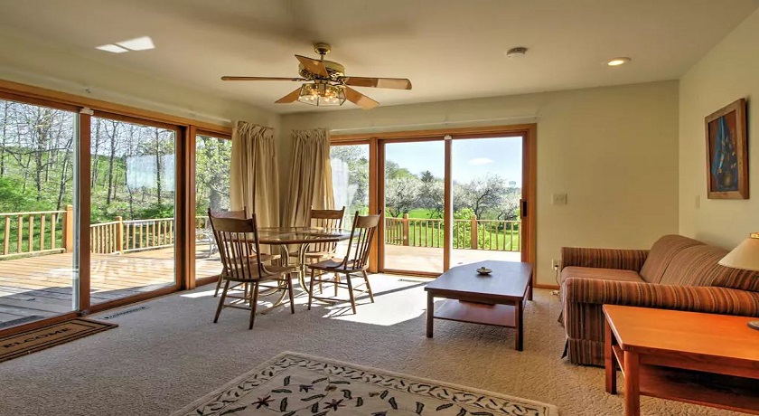 Brentwood Living Room Patio