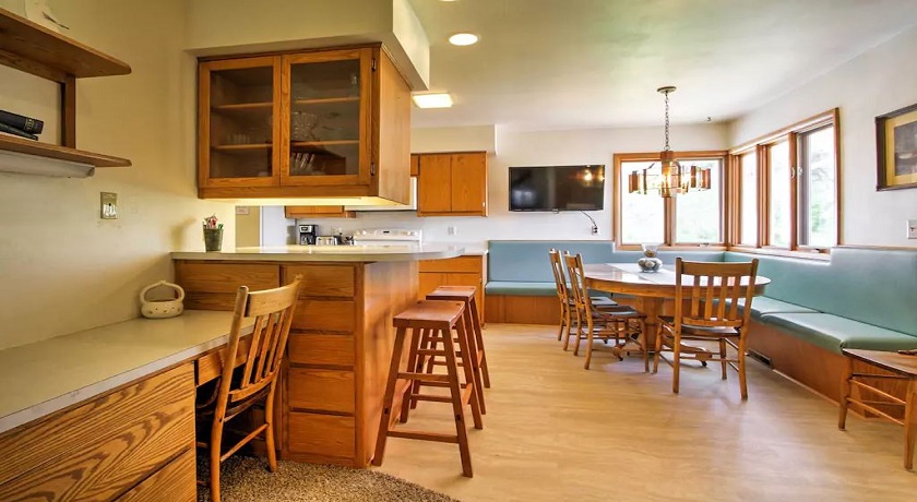 Brentwood Dining Room