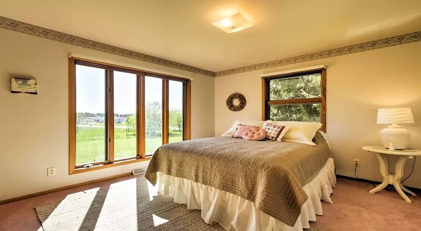 Brentwood Queen Bedroom