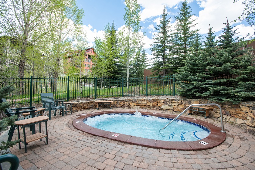 Outdoor Community Hot Tubs