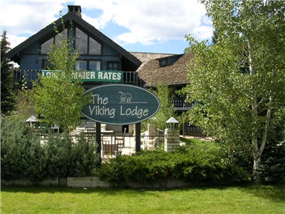 The Viking Lodge-Summer Exterior