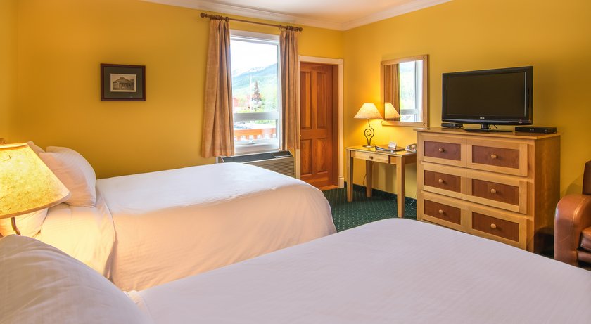 Park Place Lodge Deluxe Guest Room with 2 Double Beds and Balcony