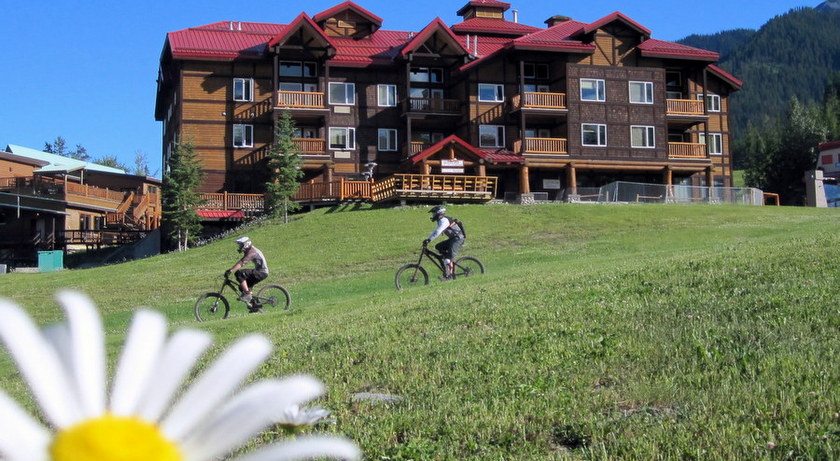 Cornerstone Lodge at Fernie Alpine Resort