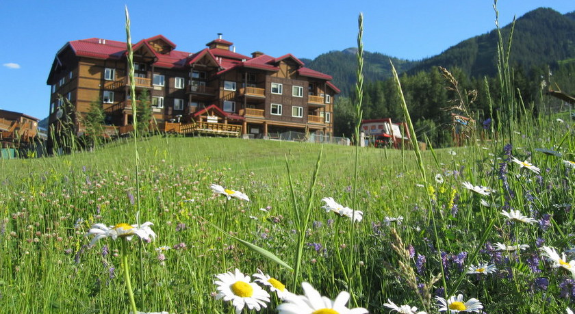 Cornerstone Lodge at Fernie Alpine Resort