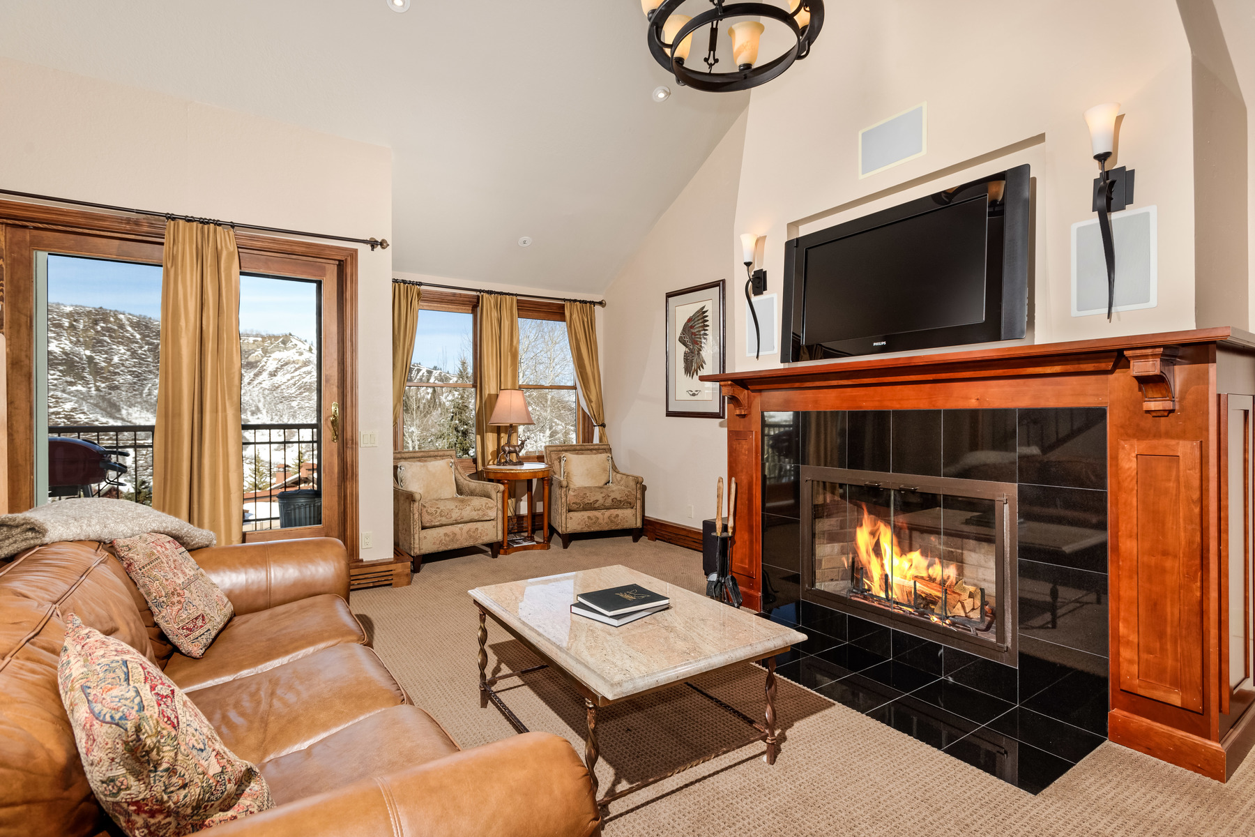 Woodrun Place Living Room