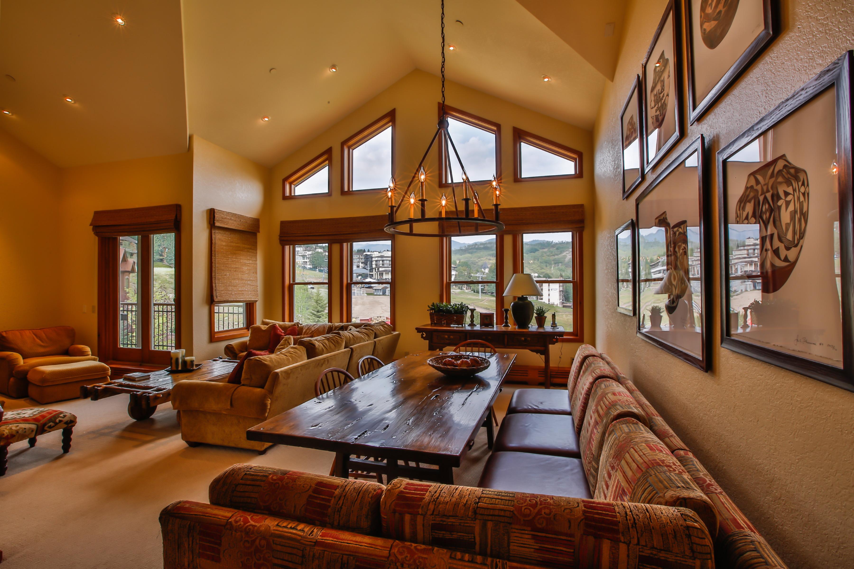 Woodrun Place Condo Room