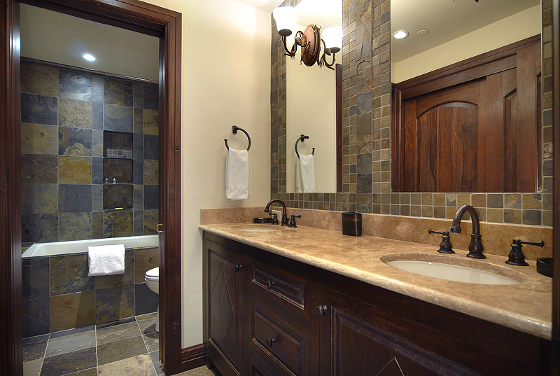 Woodrun Place Residence Bathroom