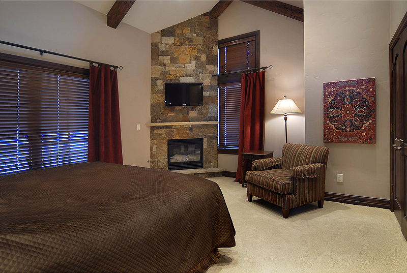 Woodrun Place Residence Bedroom