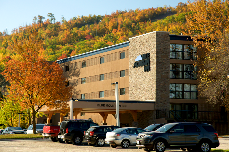 Blue Mountain Inn in Fall