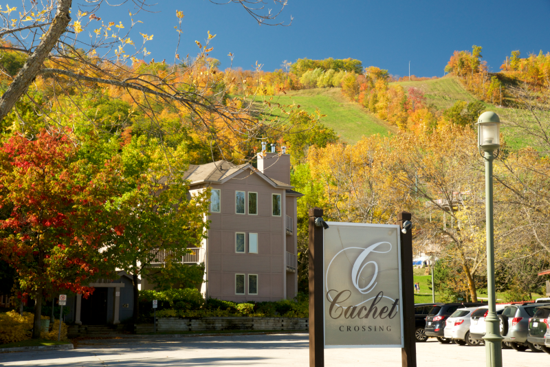 Cachet Crossing in Fall