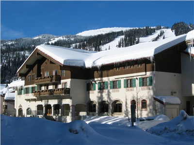 Sun Peaks Lodge Winter