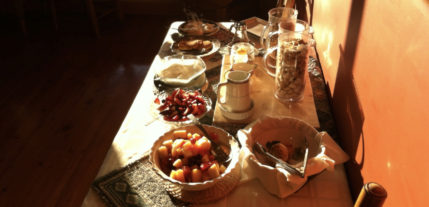 Vagabond features a full buffet breakfast with home baked sourdough bread.