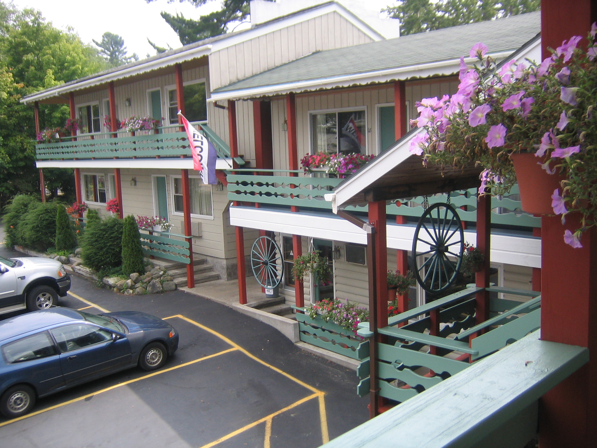 Summer at Town & Country Motor Inn