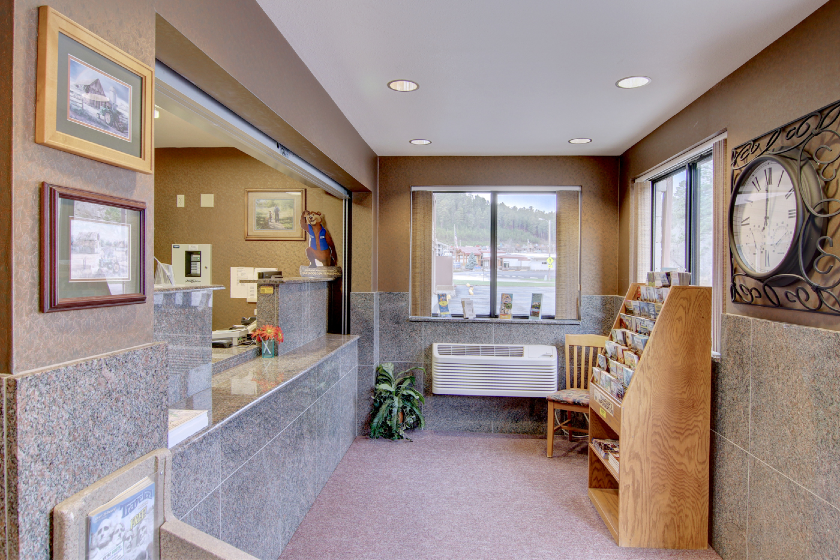 Magnuson Grand Rushmore View Lobby Area - Keystone SD
