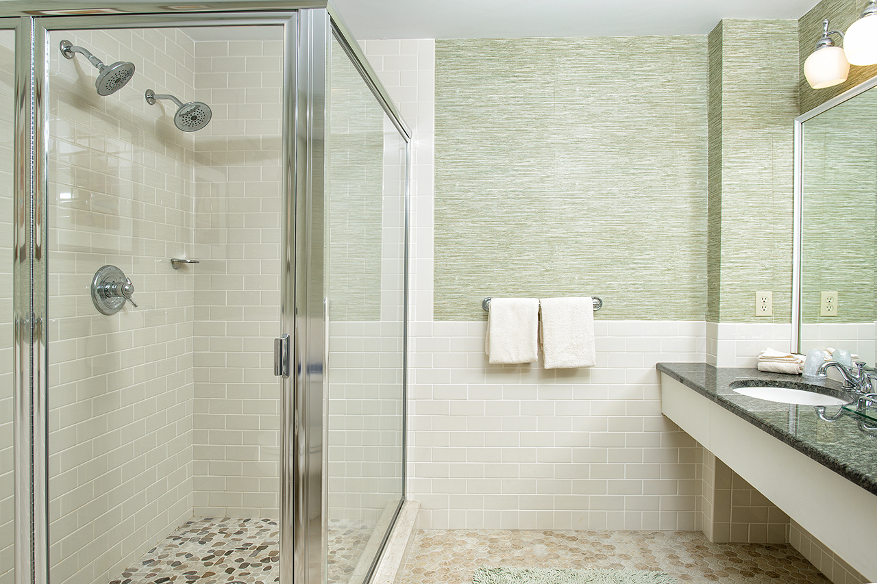 Executive Suite Master Bath