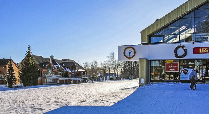 A quelques pas des gondoles - Few steps from the gondolas.