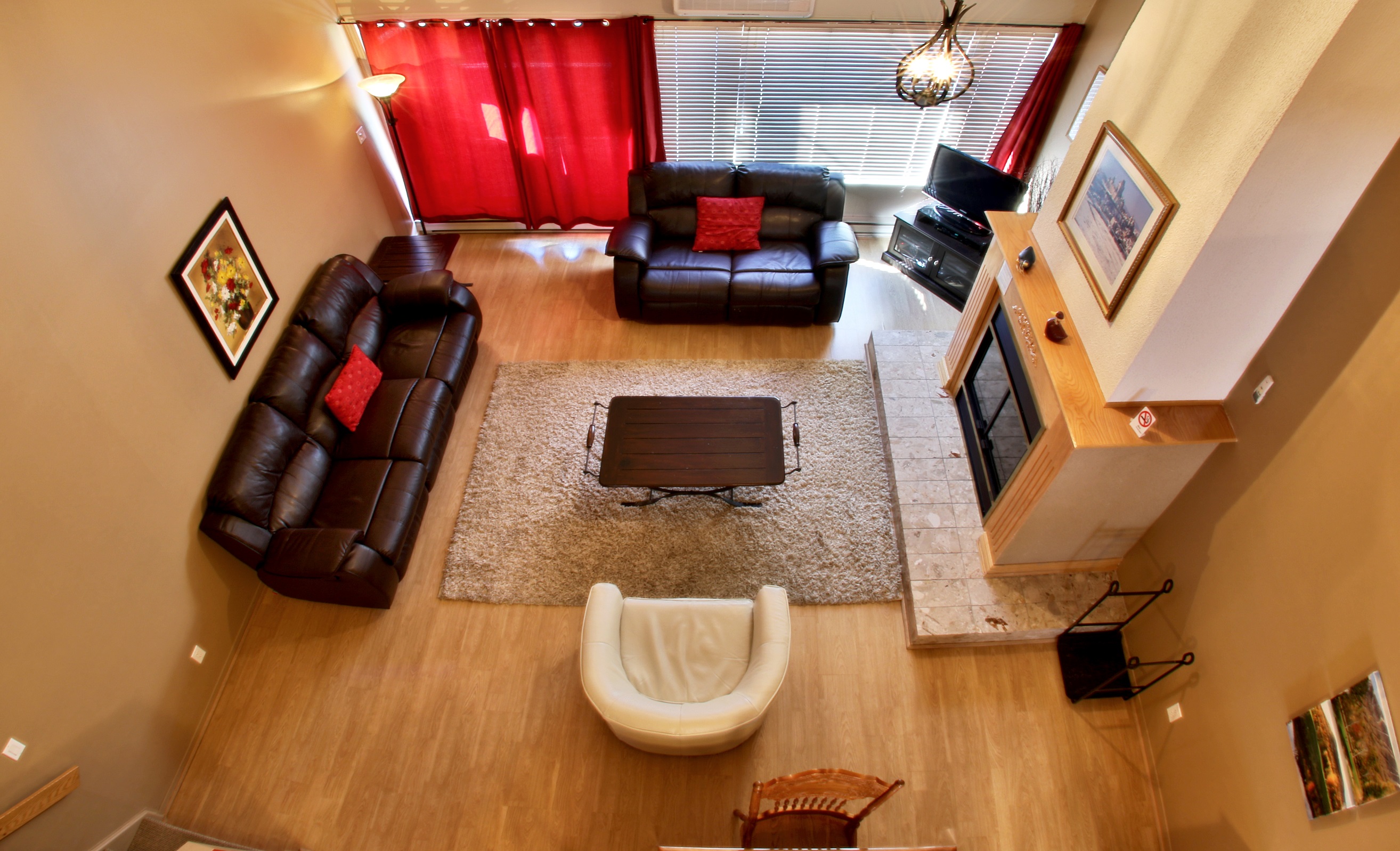 Vue de la mezzanine - view from the loft