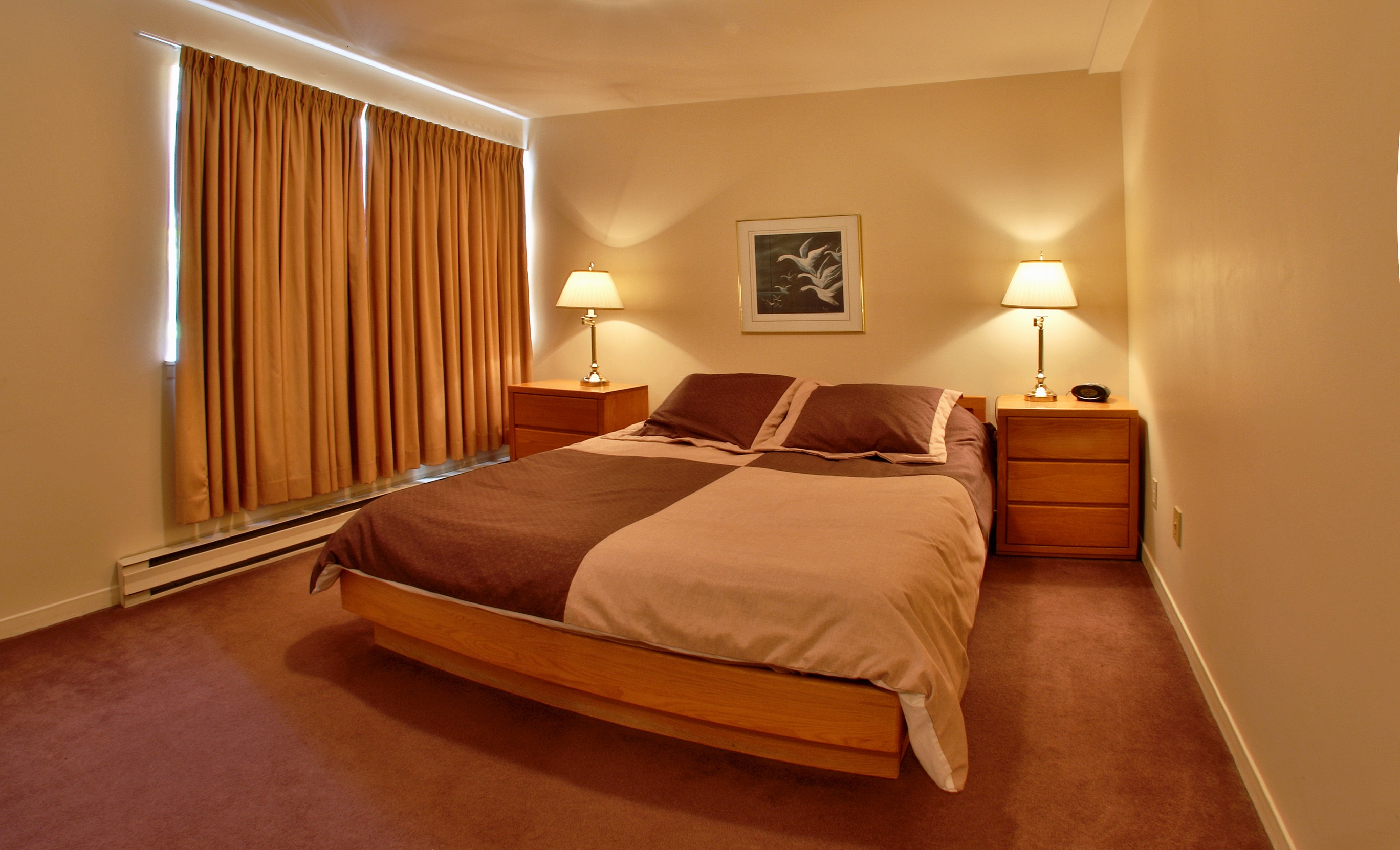 Chambre avec 1 lit queen - Room with a queen size bed